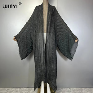 Kimono Caftan Motifs Géométriques – détail du tissu et des finitions