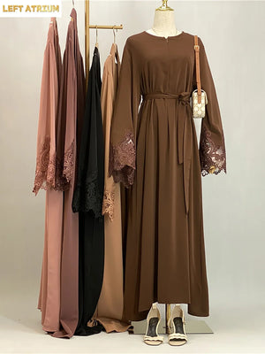 Abaya Dentelle Luxe Kebaya – présentation du modèle, vue 5