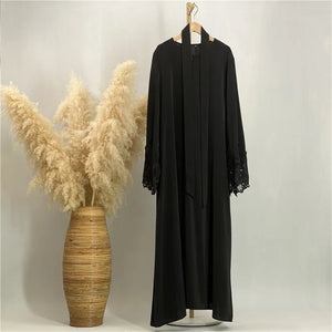 Abaya Dentelle Luxe Kebaya – présentation du modèle, vue 9