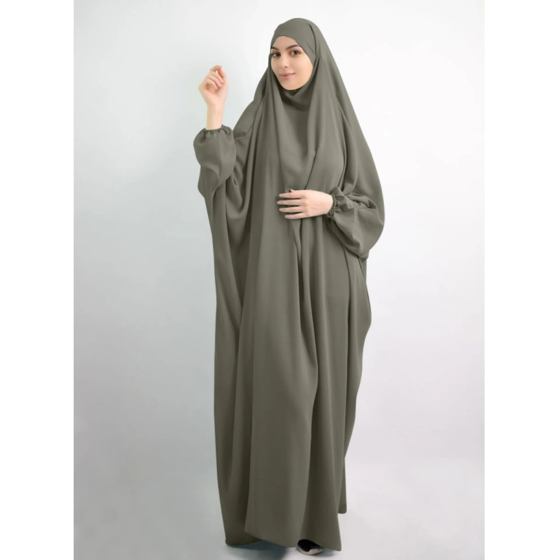 Abaya Moyen-Orient Essentielle – détail de la coupe