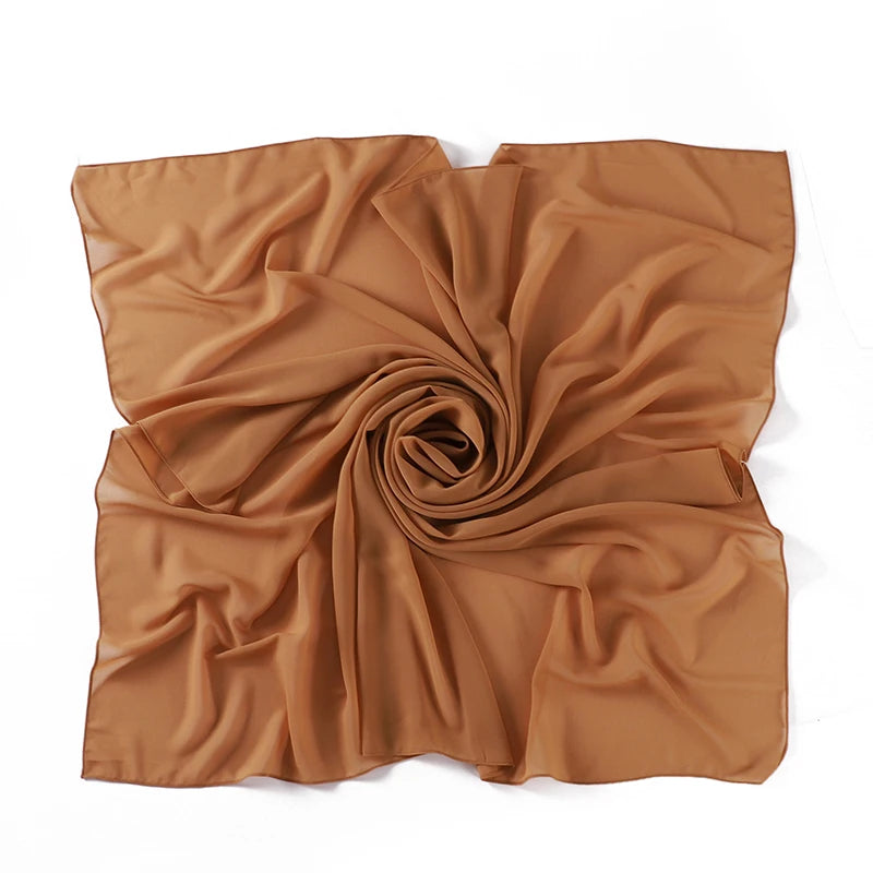 Hijab Carré Mousseline 110 × 110 cm – Tons Chauds en camel – Maison Layina