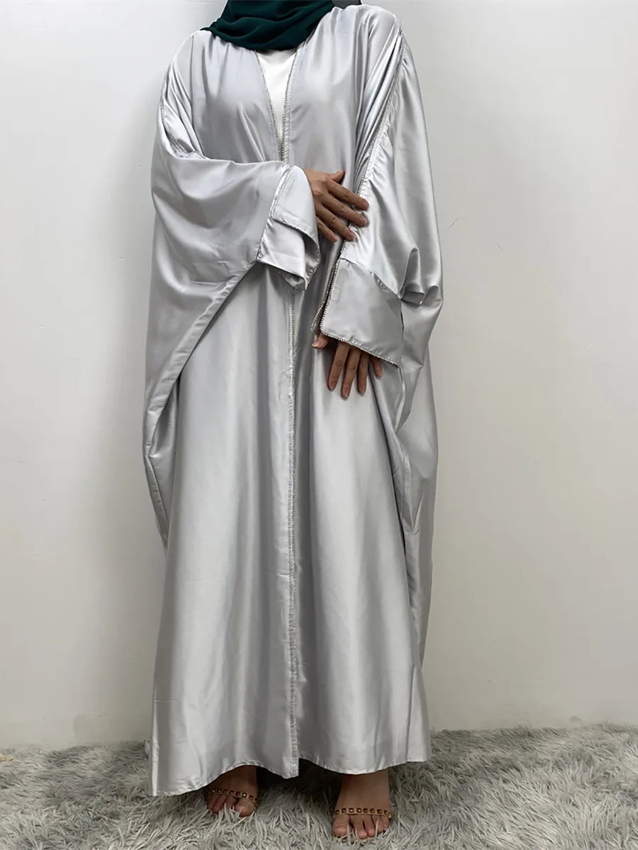Abaya Kimono Diamants Pour Femme – détail du tissu et des finitions