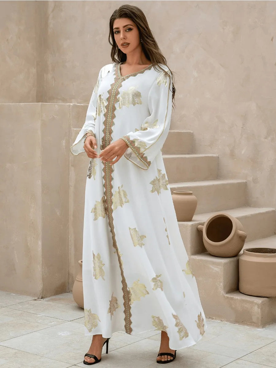 Abaya Col V Boutonnée Pour Femme – coupe longue et finitions élégantes – Maison Layina