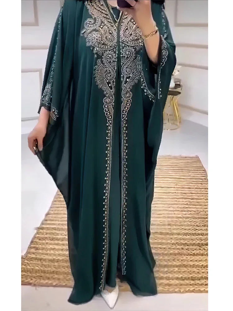 Abaya Dubai à Capuche 2 Pièces Strass pour femme – coupe longue et finitions élégantes – Maison Layina