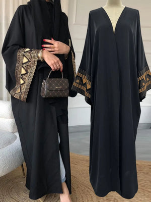 Caftan Marocain Brodé Ouvert – détail du tissu et des finitions