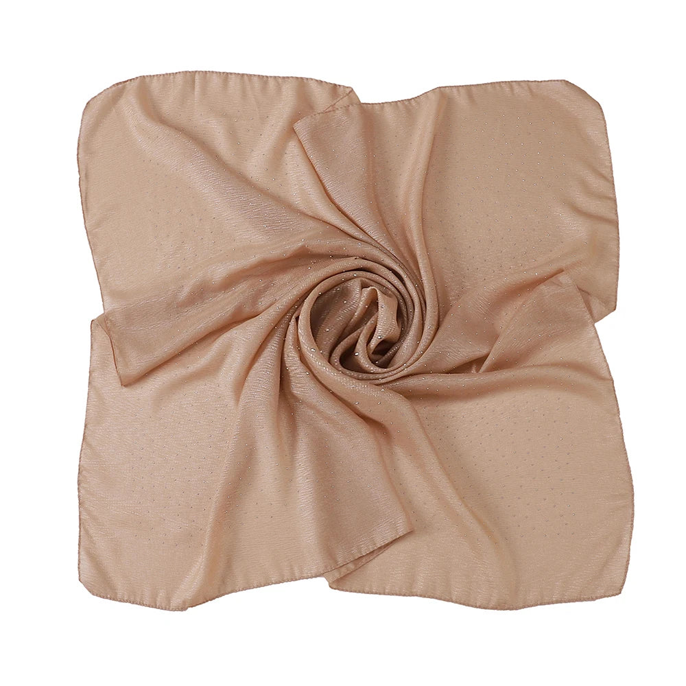 Hijab Carré Mousseline Strass Pour Femme – Tons Clairs en beige sable – Maison Layina