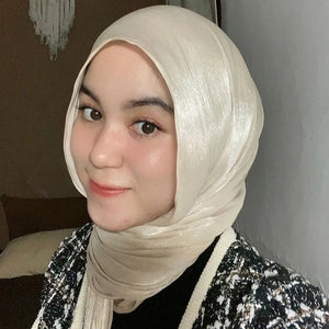 Hijab Plissé Scintillant Malaisien – vue produit 1 – Maison Layina