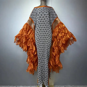 Caftan plissé géométrique noir blanc et cuivre – vue complète