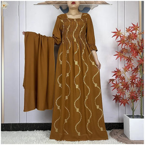 Abaya Africaine en Coton Brodée pour femme – coupe longue et finitions élégantes – Maison Layina