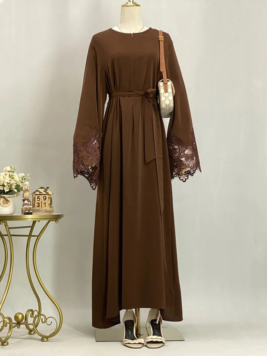 Abaya dentelle luxe kebaya marron – vue complète