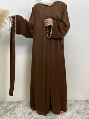 Abaya Nida Chaîne Cristal Pour Femme – présentation du modèle, vue 9