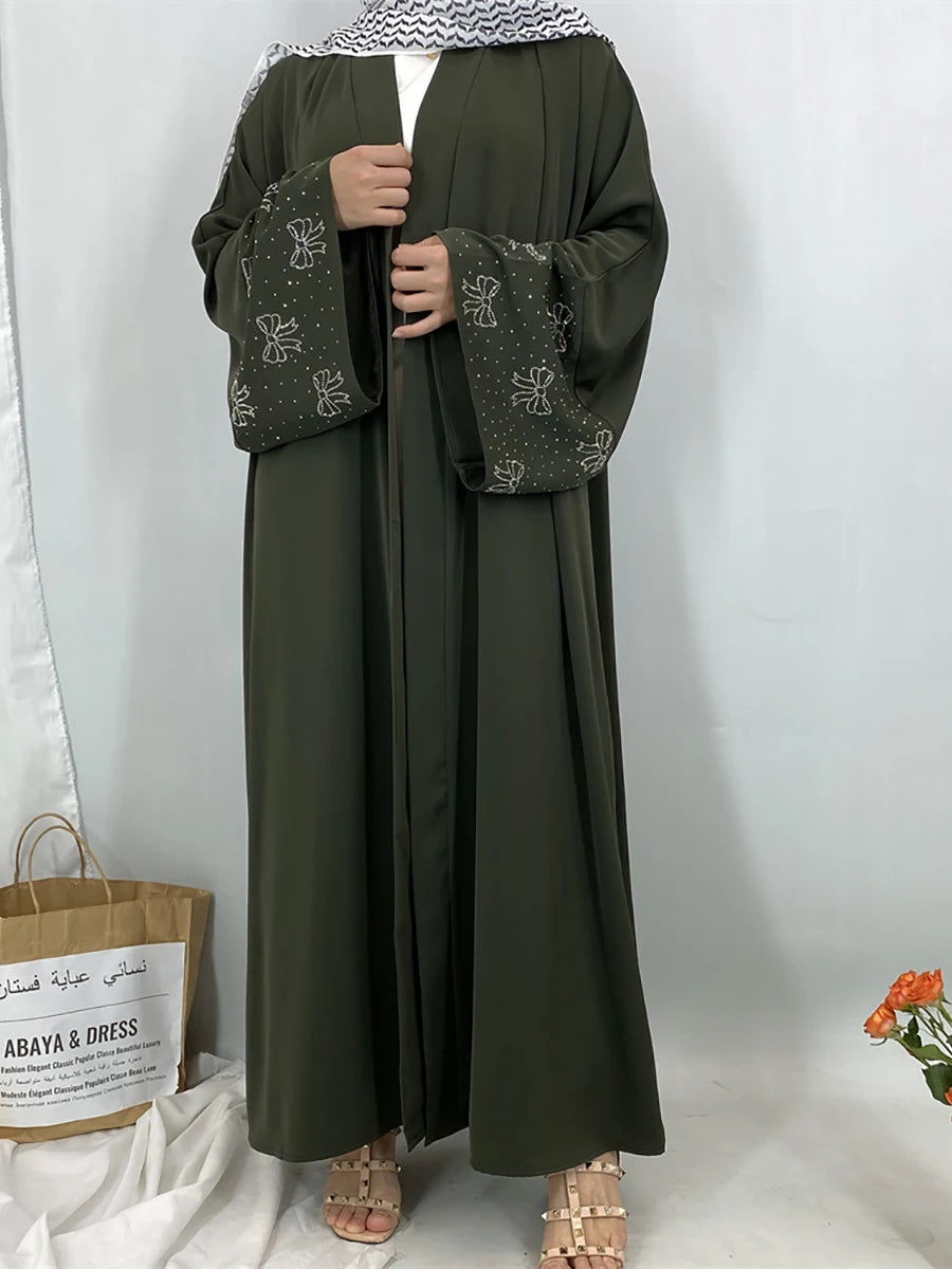 Kimono Papillon Kebaya Pour Femme – présentation du modèle, vue 5