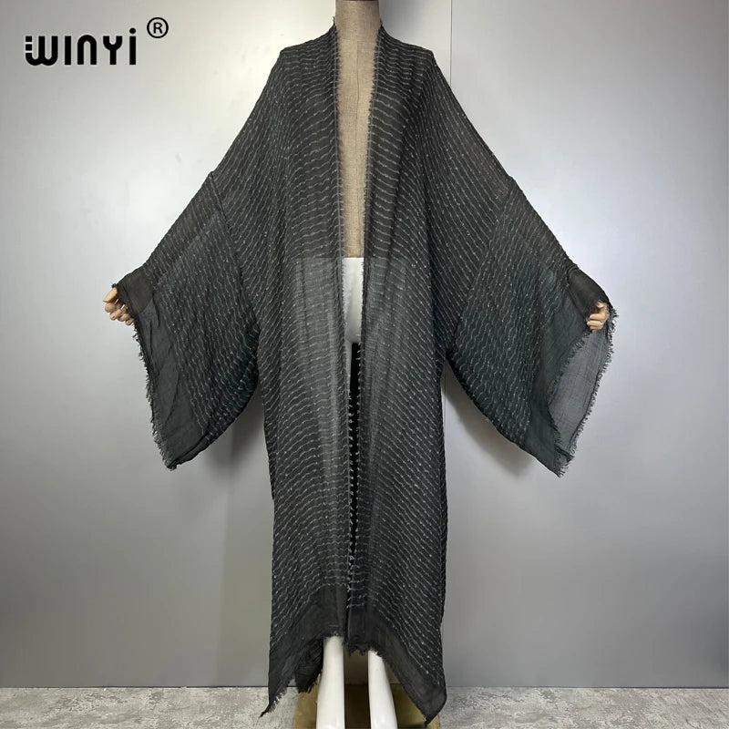 Kimono Caftan Motifs Géométriques – détail du tissu et des finitions