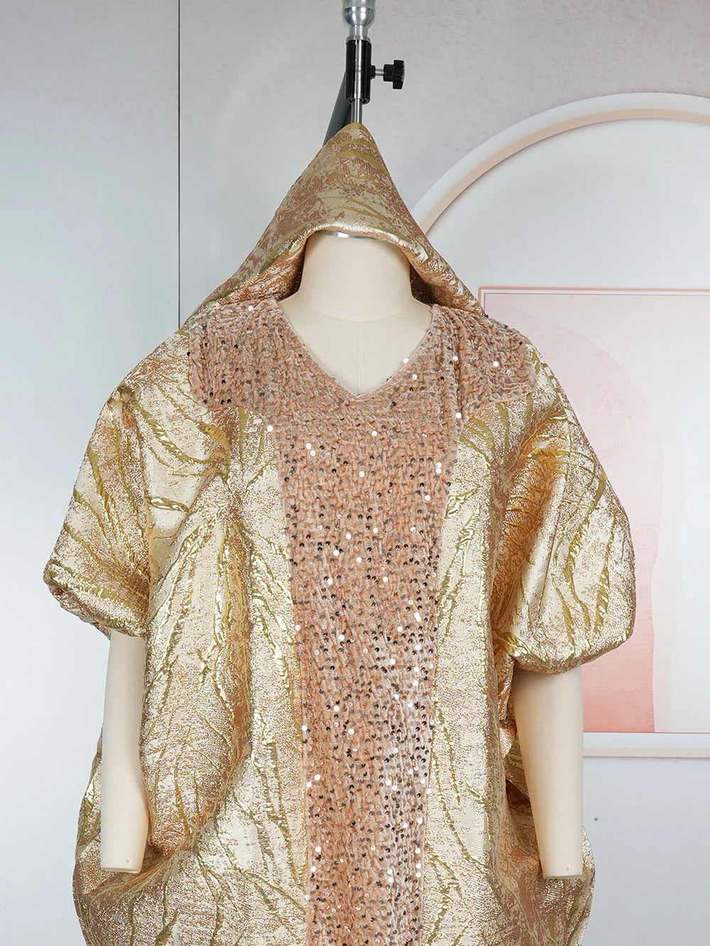 Abaya Dubaï Sequins Luxe Pour Femme – présentation du modèle, vue 4