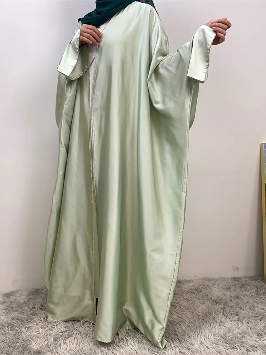 Abaya Kimono Diamants Pour Femme – présentation du modèle, vue 5