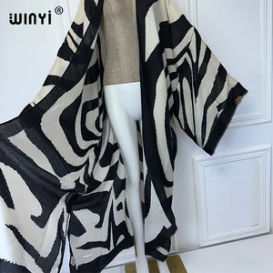 Kimono Cardigan Imprimé Zèbre – détail du tissu et des finitions