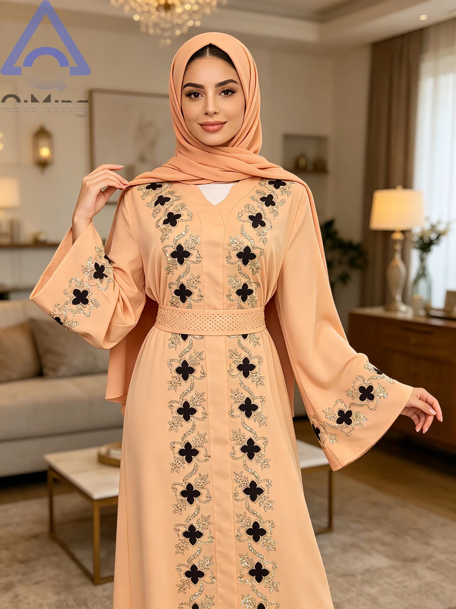 Abaya Florale Fermée Luxe Dubaï – présentation du modèle, vue 9