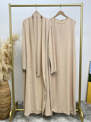 Abaya Nida Chaîne Cristal Pour Femme – présentation du modèle, vue 7