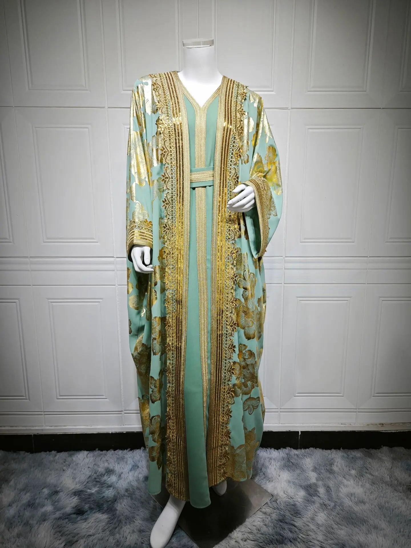 Abaya Brodée Verte Pour Femme – présentation du modèle, vue 6