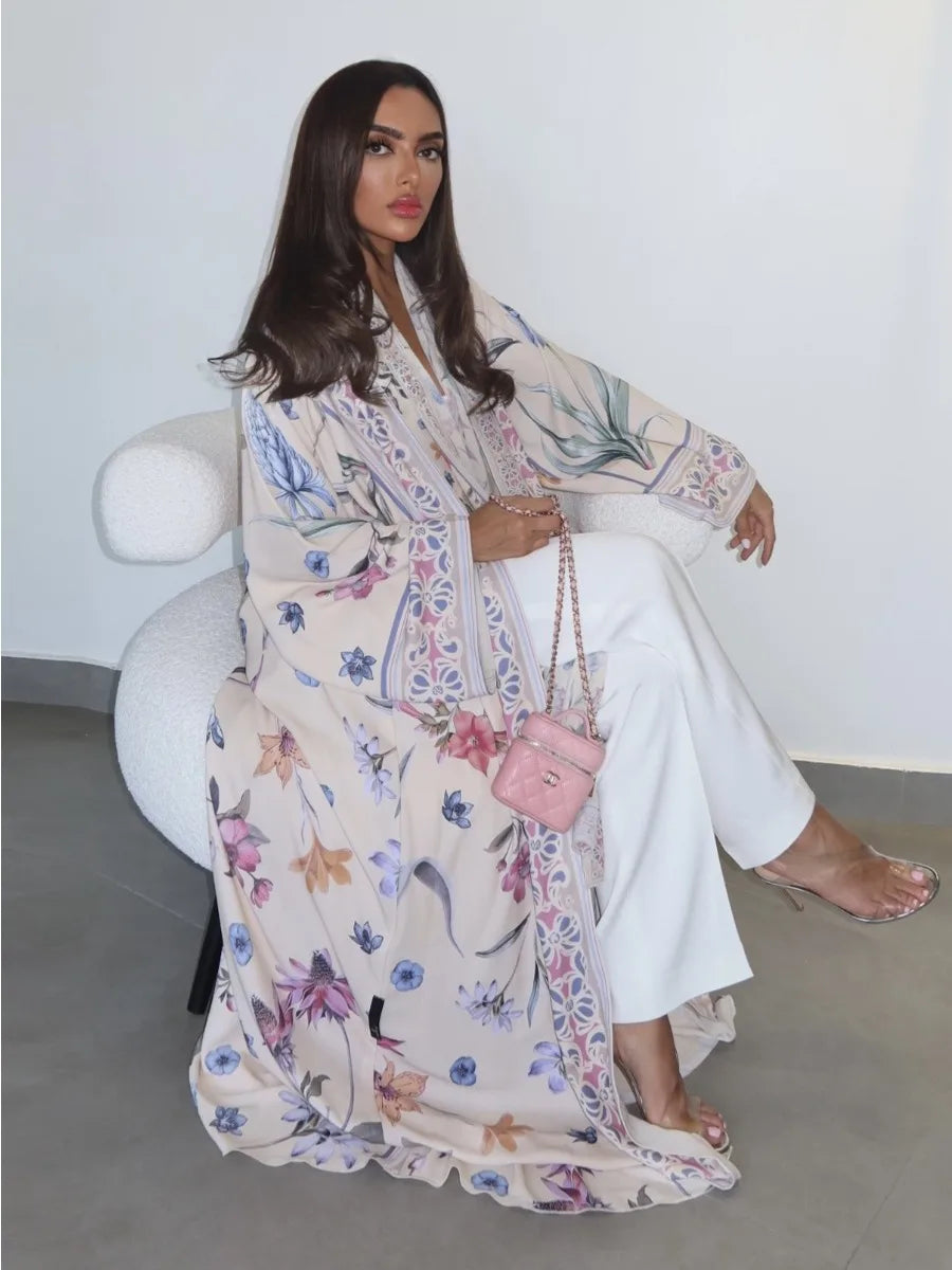 Abaya Cardigan Ouverte Fleurs Pour Femme – présentation du modèle, vue 4