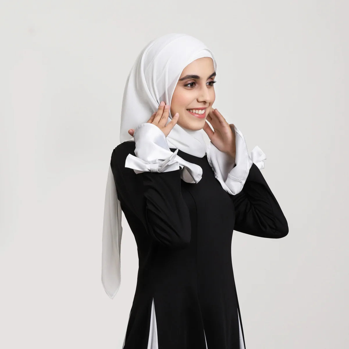 Hijab Mousseline Magnétique Pour Femme – présentation du modèle, vue 5