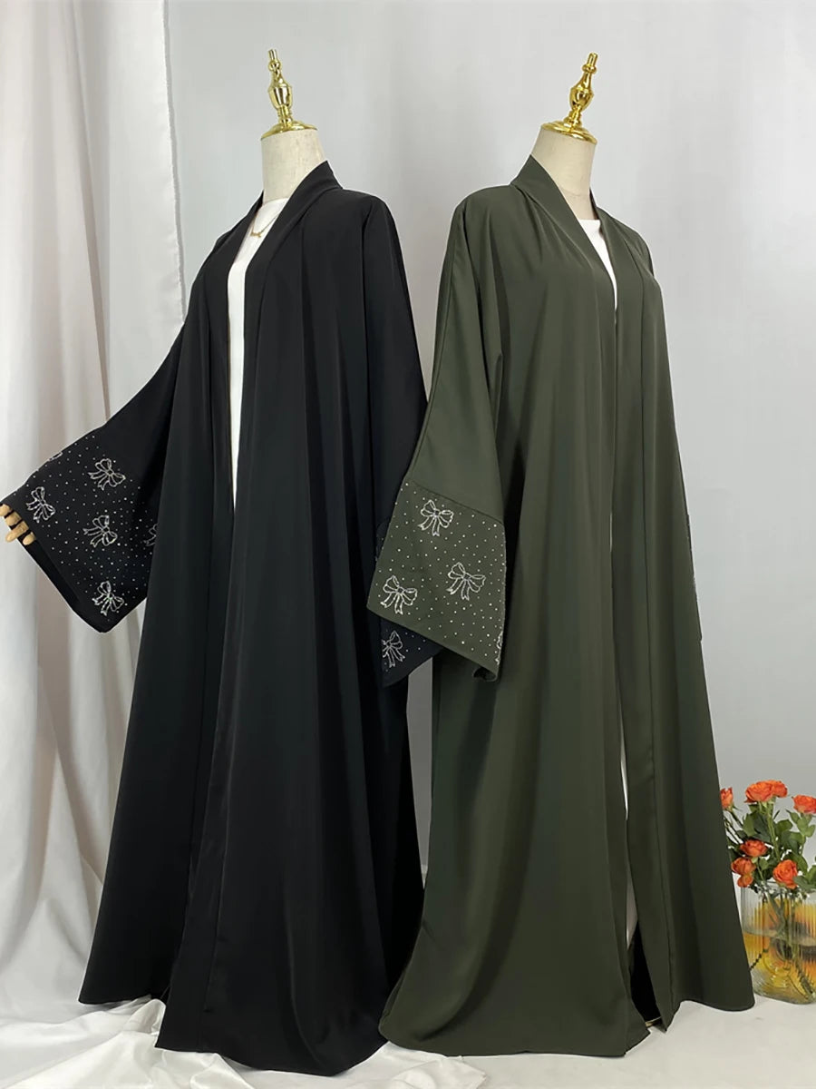 Kimono Papillon Kebaya Pour Femme – détail du tissu et des finitions