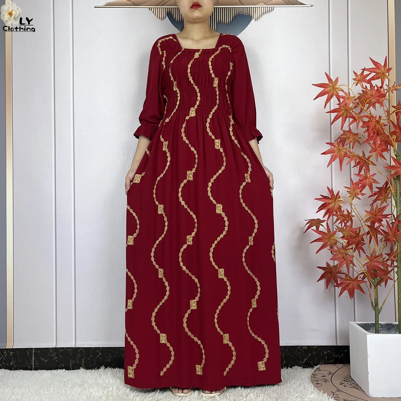Abaya Africaine Coton Brodée – présentation du modèle, vue 5