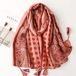 Hijab Coton Lin Léopard Pour Femme – détail du tissu et des finitions