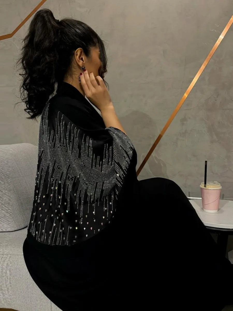 Abaya Jalabiya Diamant Noire Pour Femme – détail de la coupe