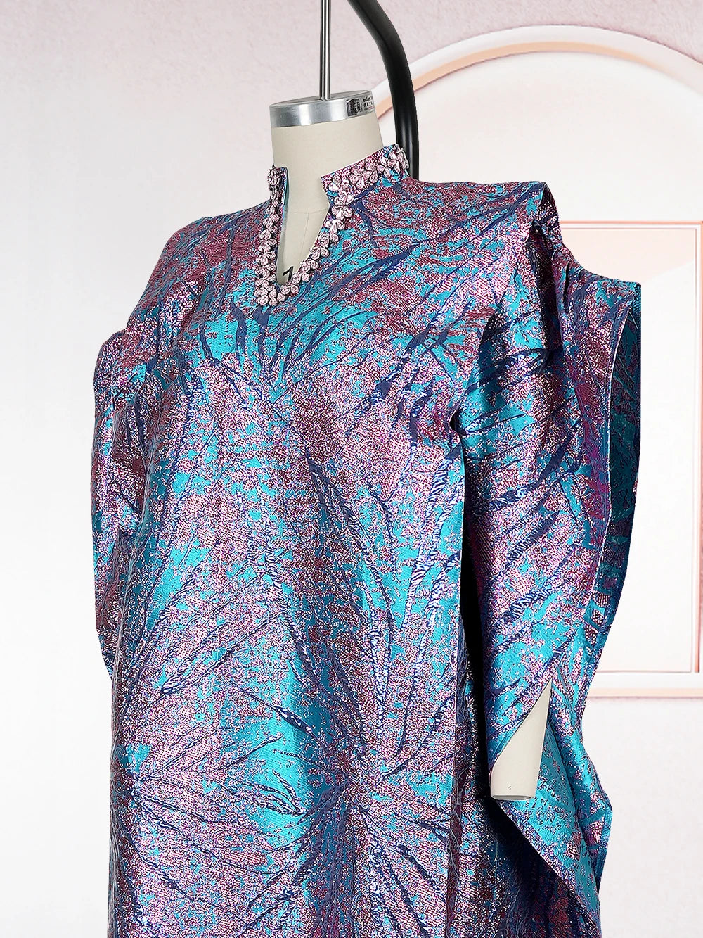 Abaya brocart boubou djellaba pour femme – tissu et finitions – Maison Layina