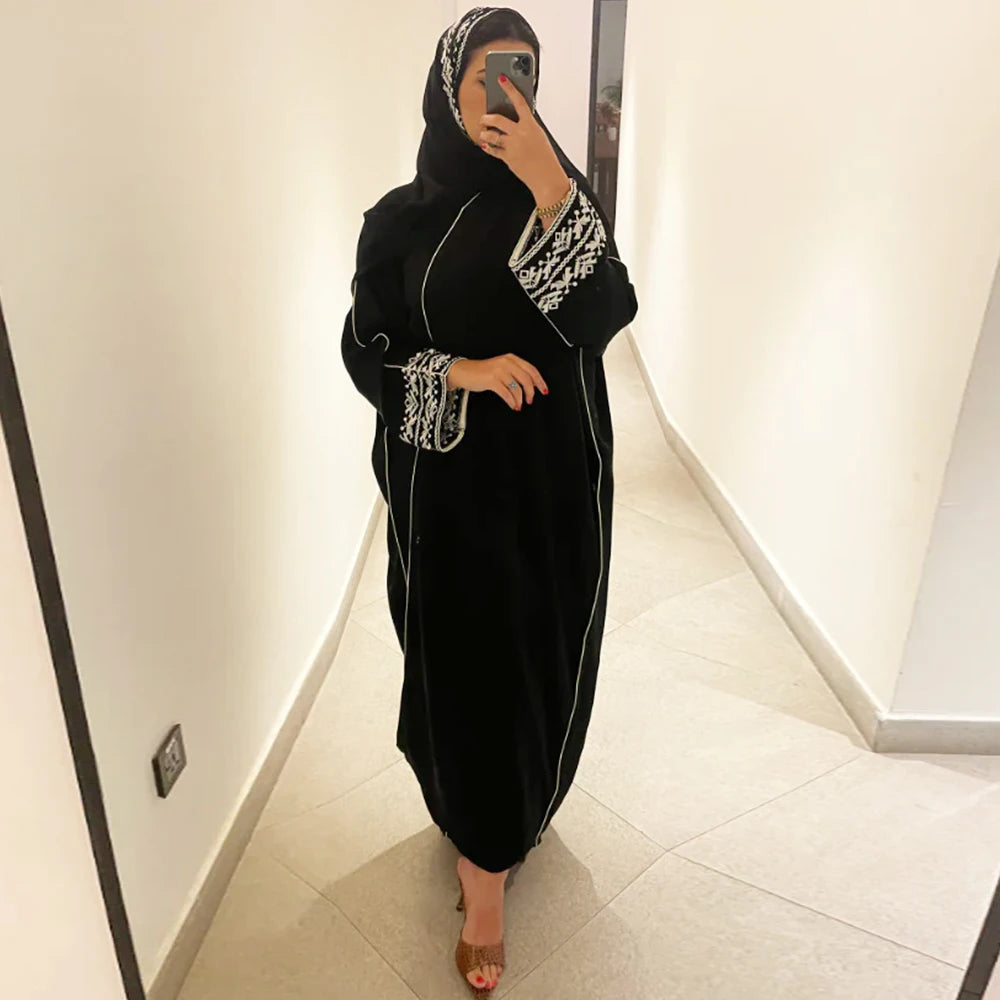 Abaya Brodée Noire ou Hijab Assorti – vue produit 3