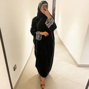 Abaya Brodée Noire ou Hijab Assorti – vue produit 3
