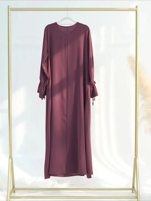 Abaya Dubaï à nœud ajustable violette pour femme – vue de face