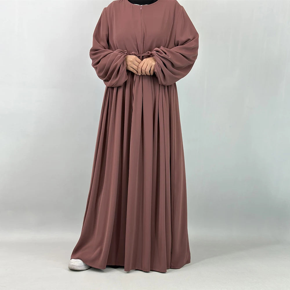 Abaya Kaftan Luxe Femme Musulmane – présentation du modèle, vue 7