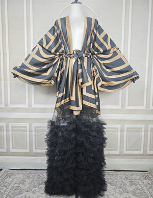 Abaya kimono graphique gris anthracite et doré avec ceinture