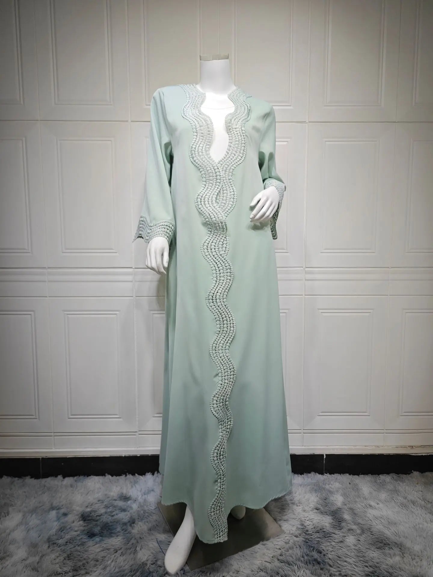 Abaya Longue Ouverte Cardigan – présentation du modèle, vue 7