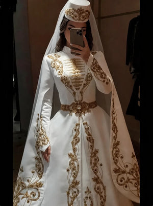 Caftan algérien blanc et or – détail de face