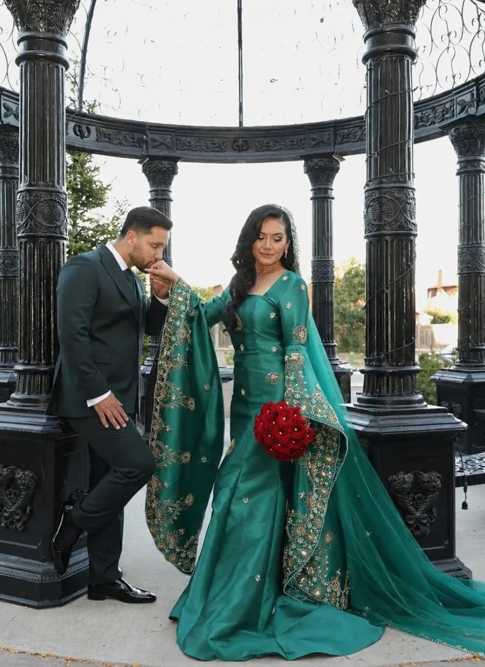 Caftan mariage vert perlé pour femme – vue principale
