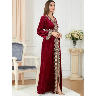 Caftan Marocain Velours Hiver Brodé Pour Femme – vue du modèle, image 7