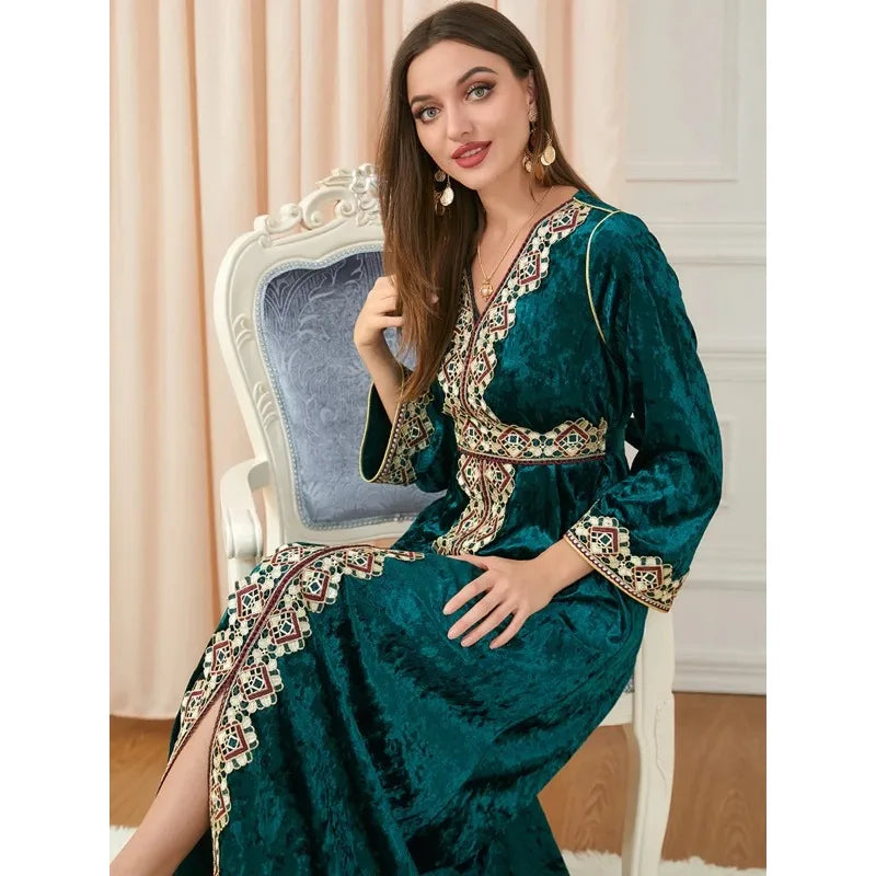 Caftan Marocain Velours Hiver Brodé Pour Femme – vue 8