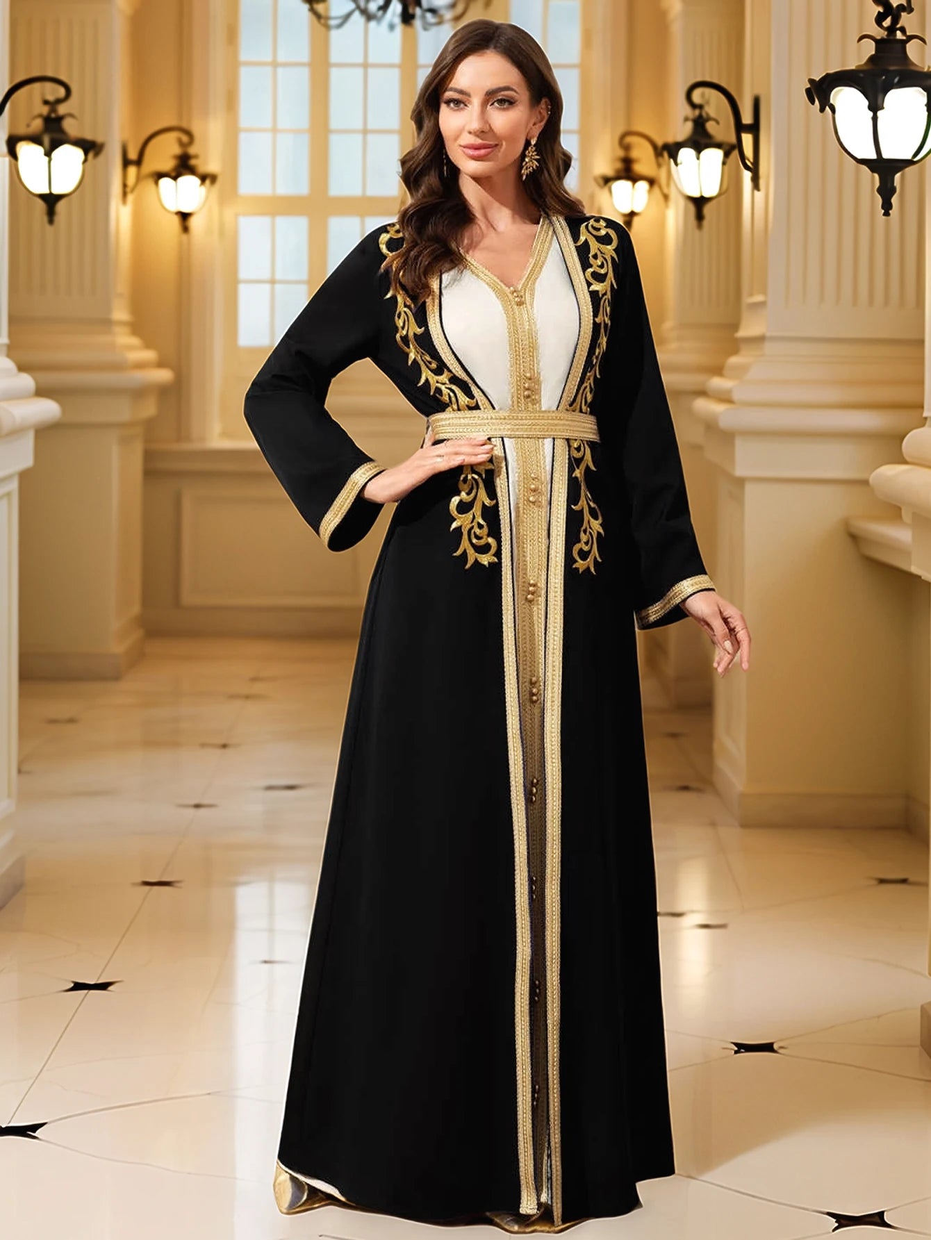 Caftan Noir Brodé Or Pour Femme – présentation du modèle, vue 5