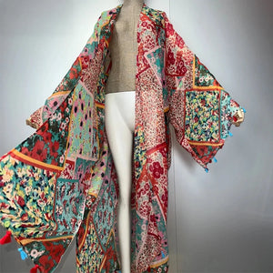 Kimono bohème patchwork à pompons – coupe ample