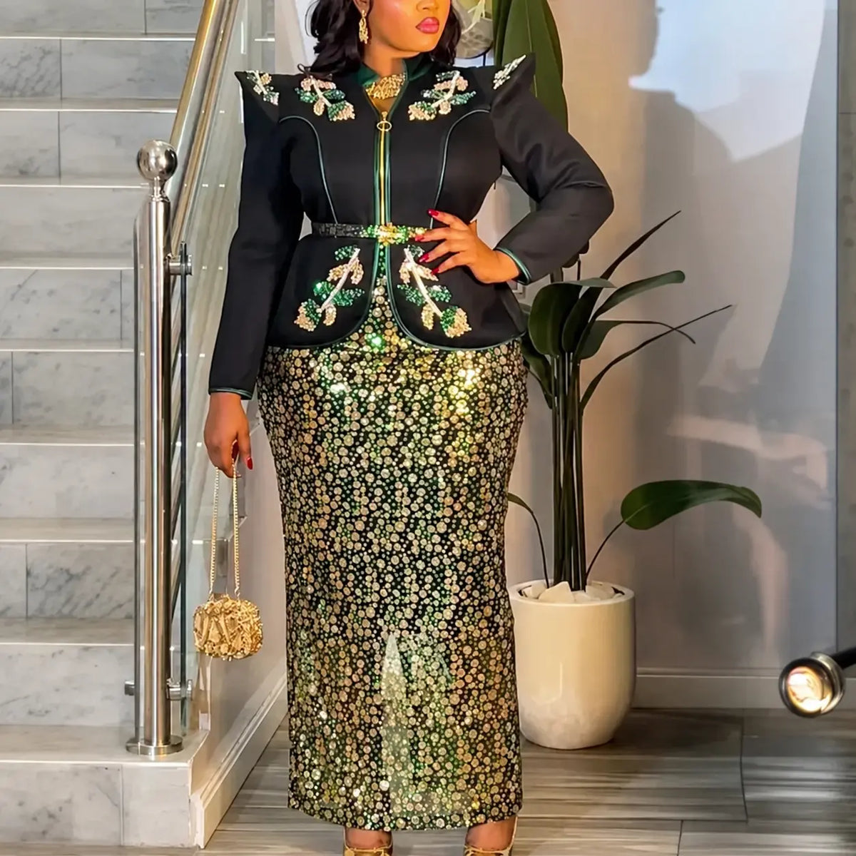 Ensemble turc noir et vert avec jupe à sequins dorés