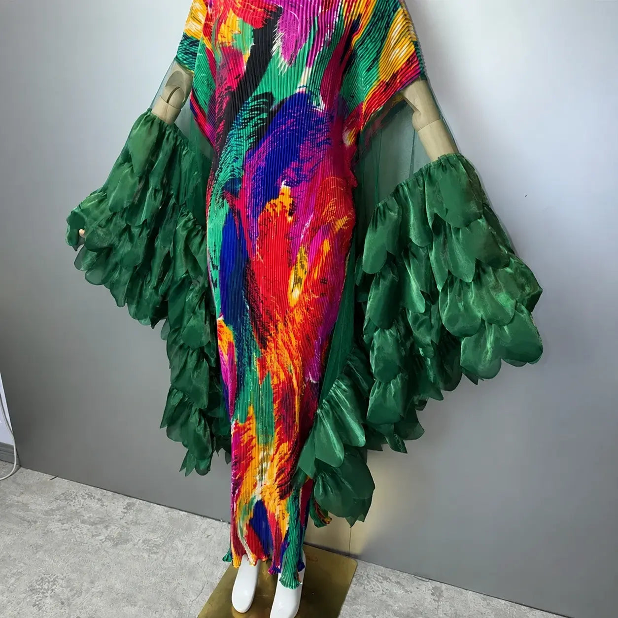 Caftan plissé multicolore vert à manches volantées – vue complète