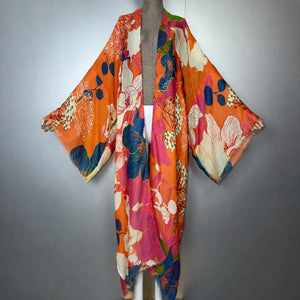 Kimono boho imprimé floral orange pour femme – vue complète