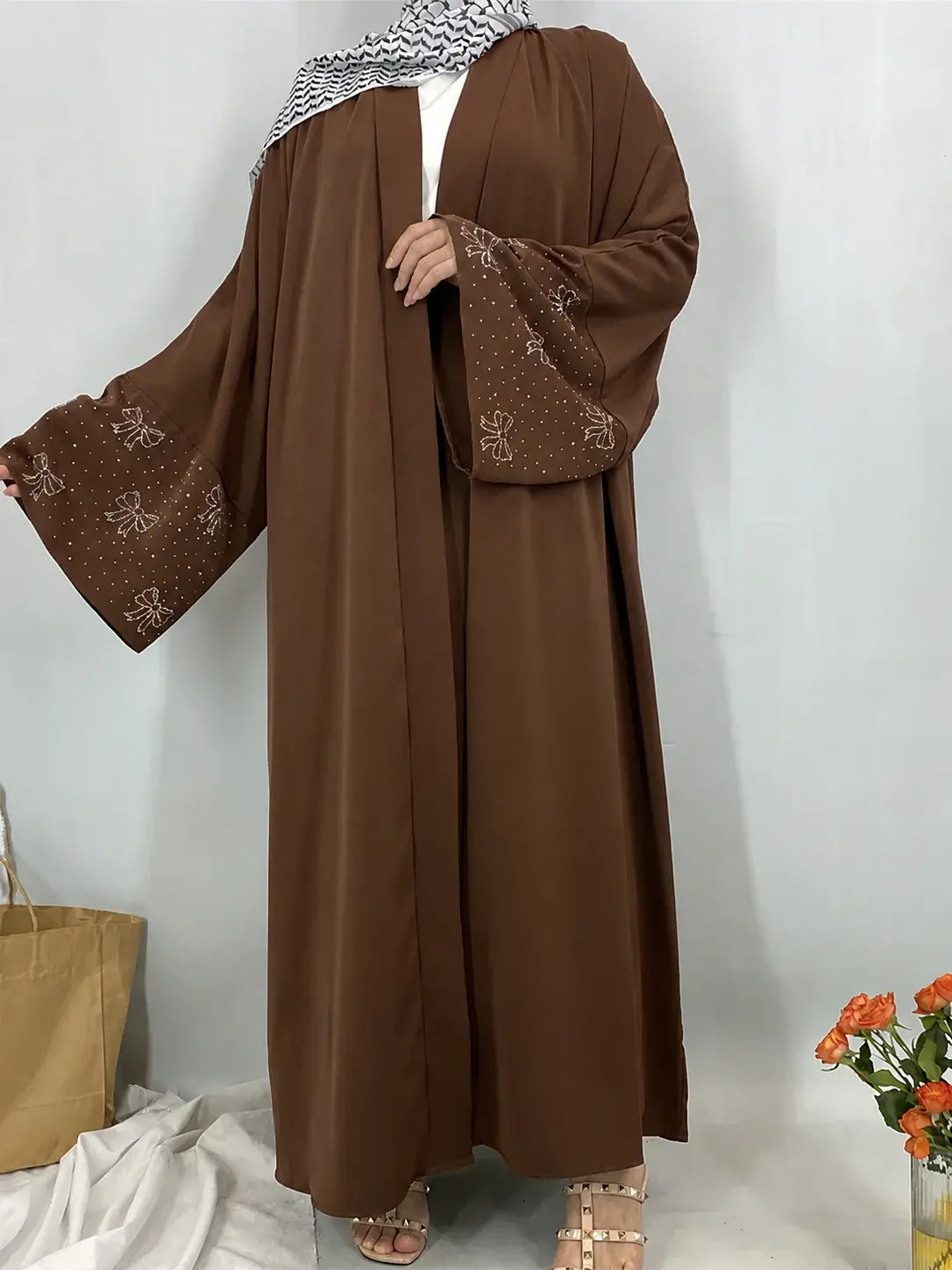 Kimono papillon marron pour femme avec broderies aux manches