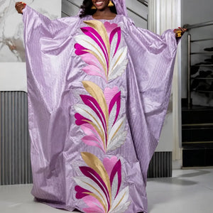 Robe boubou lilas ample à broderies roses blanches et dorées