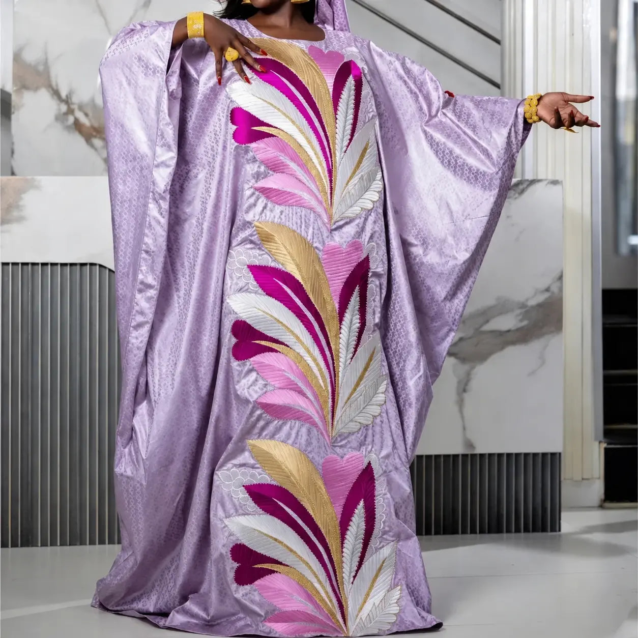 Robe boubou de mariage lilas à broderies feuillage multicolores
