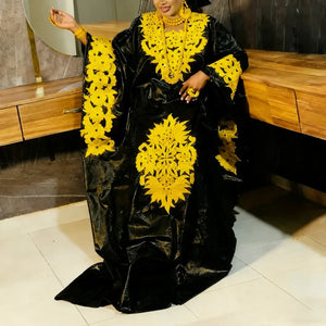 Robe kaftan de cérémonie noire à broderies jaunes