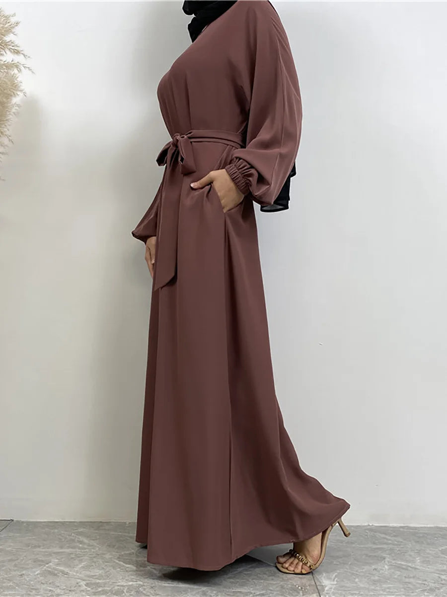 Robe Élégante Caftan Marocain À Poches – présentation du modèle, vue 5